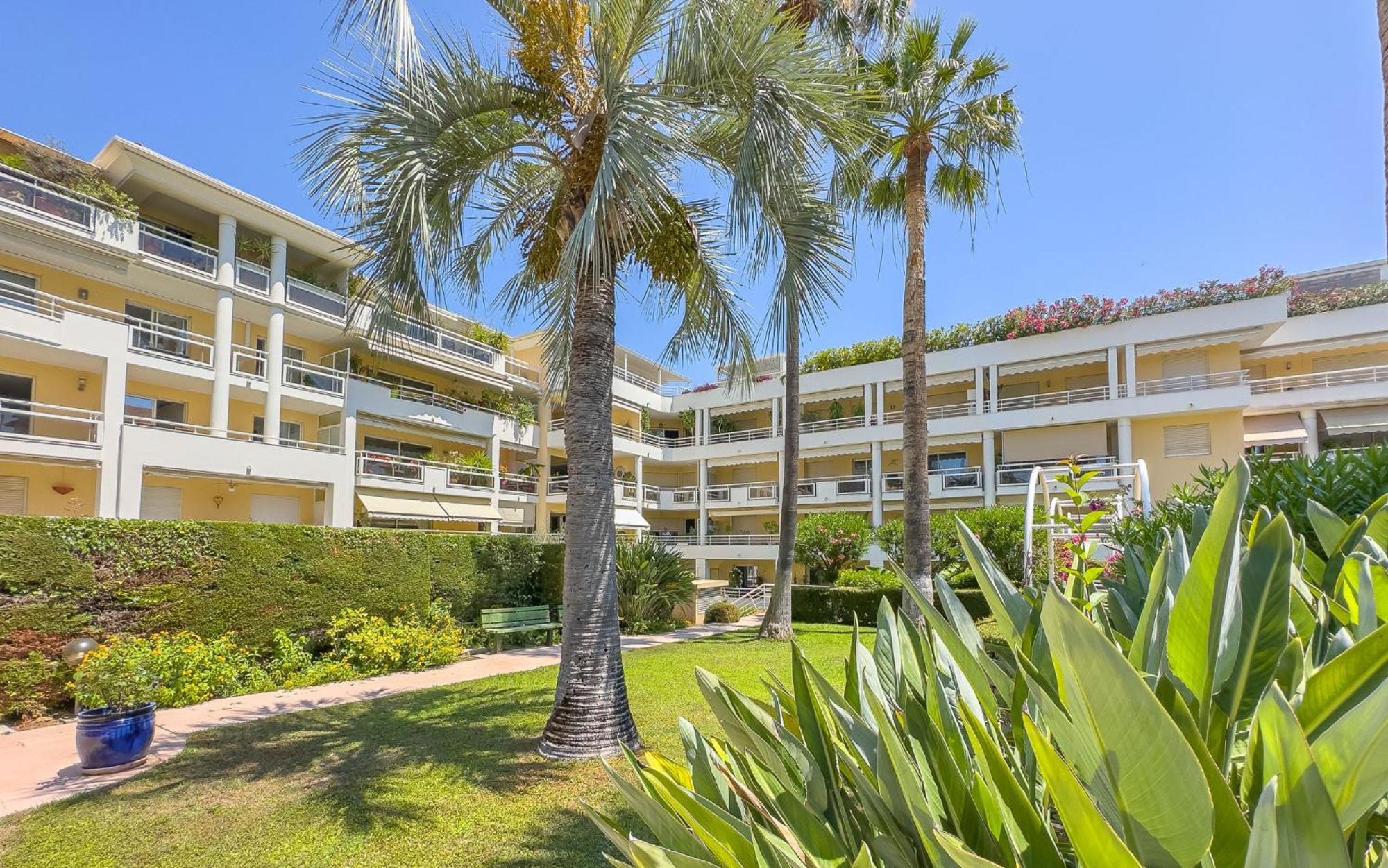 Appartement Winsome - First - Cannes Centre - 2ch - Piscine - Garage Extérieur photo